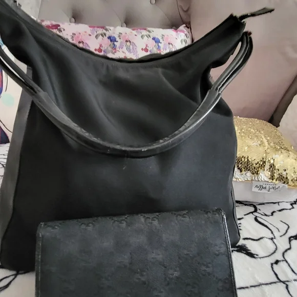 Gucci canvas and leather bag with wallet - Picture 1 of 11